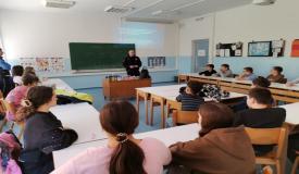 Prevencija vršnjačkog nasilja u OŠ Vareš - sedmi razredi: kad se male ruke slože i nasilje se spriječiti može
