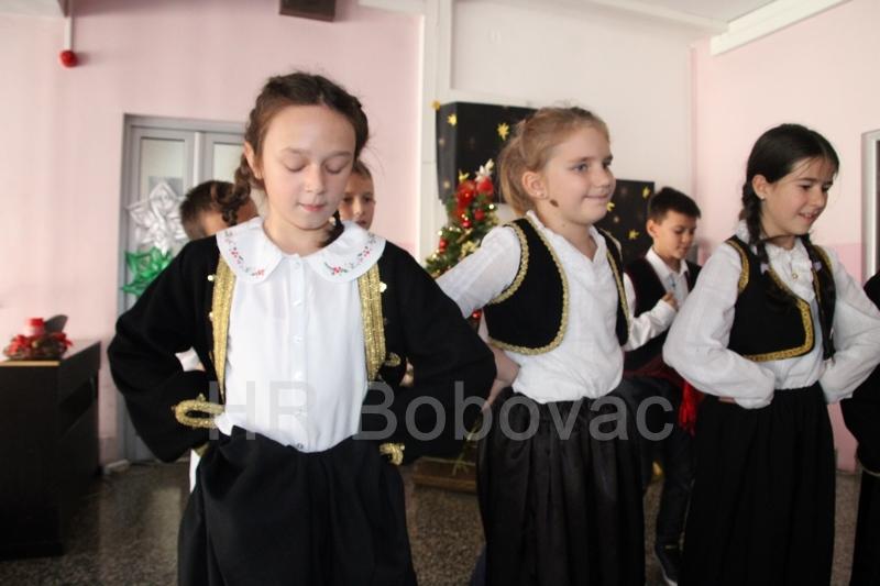 bozicna-priredba-skola-77