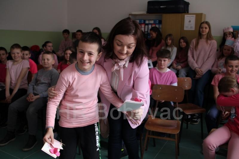 OS-Vares-Pink-shirt-day-40