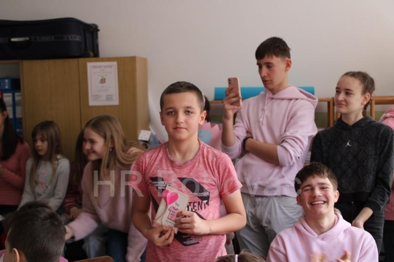 OS-Vares-Pink-shirt-day-41