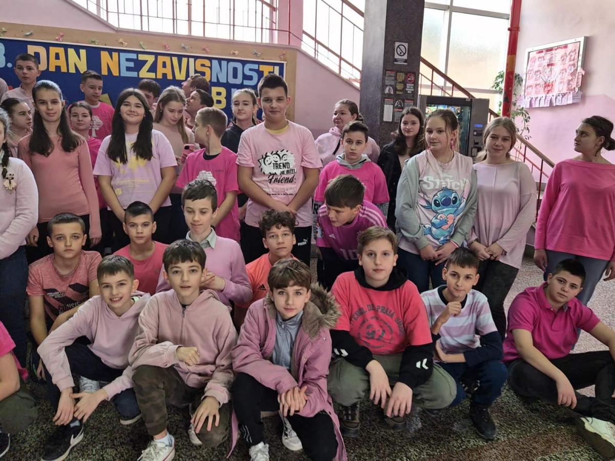 pink-shirt-day-22