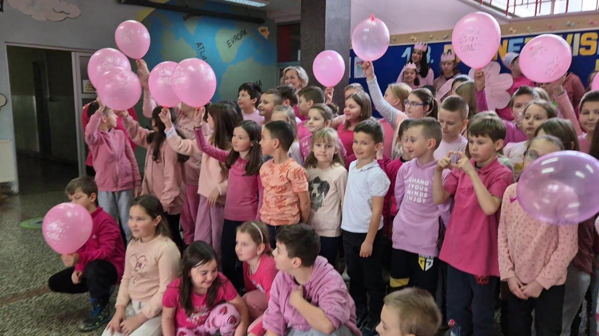 pink-shirt-day-25