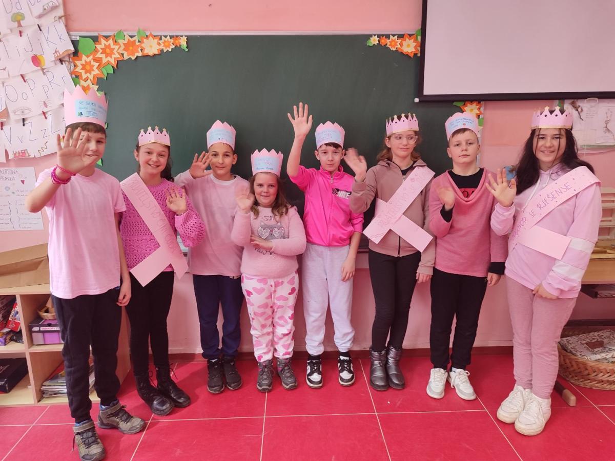 pink-shirt-day-3