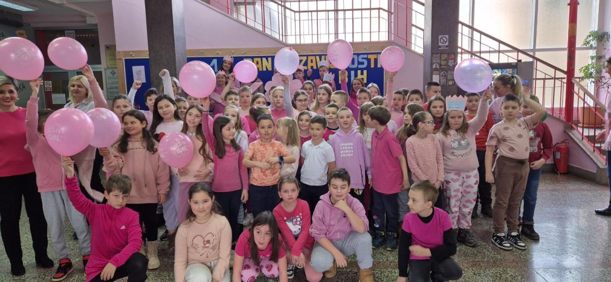 pink-shirt-day-9