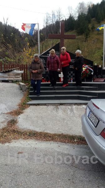 IMG-cce097e09d5d3b2d09beb085462445d8-V-DusniDan2019