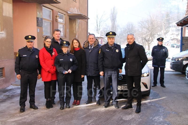 IMG2532-PolicijaVozilo