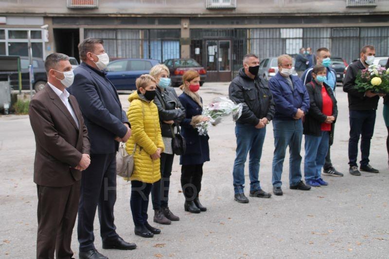 IMG4977-CZRVares