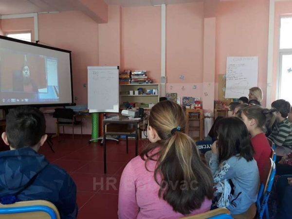 &quot;Pogled preko ramena&quot; vareških osnovaca