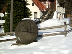 Kamena kugla skoro savršenog oblika