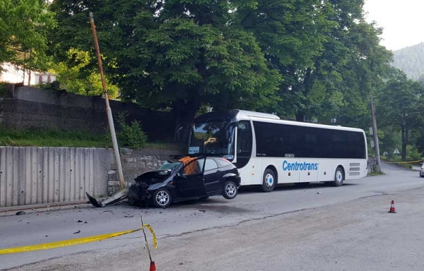 Stravična prometna nesreća