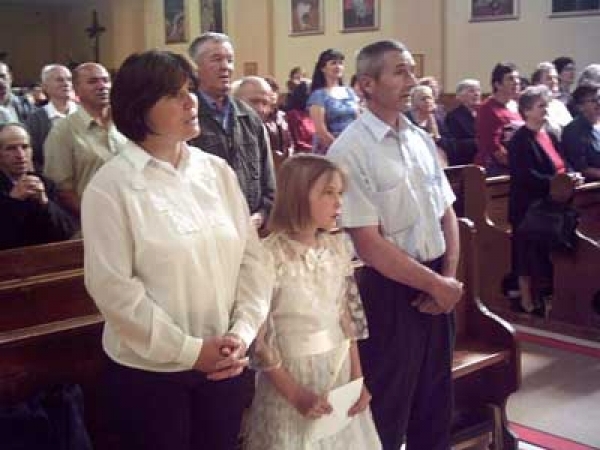 Jedna prvopričesnica u Vijaci