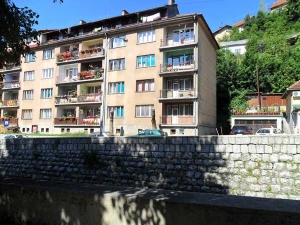 U Varešu jučer prometna nezgoda, krađa, nađen zasad marihuane