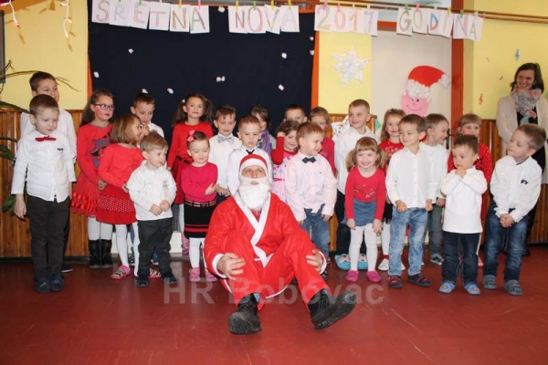 Novogodišnja priredba u vrtiću