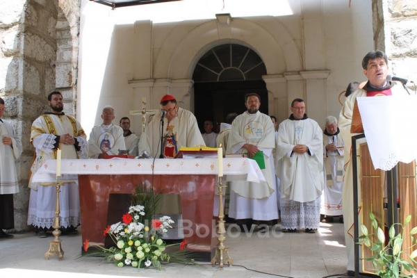 Svibanjska pobožnost započela misnim slavljem u Olovu