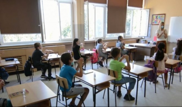 SMJERNICE I INFORMACIJE ZA RODITELJE/STARATELJE, UČENIKE I STUDENTE U VEZI POČETKA NASTAVE U ŠKOLAMA