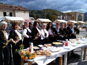 Varešani oduševili posjetitelje &quot;Fojničke trpeze&quot;