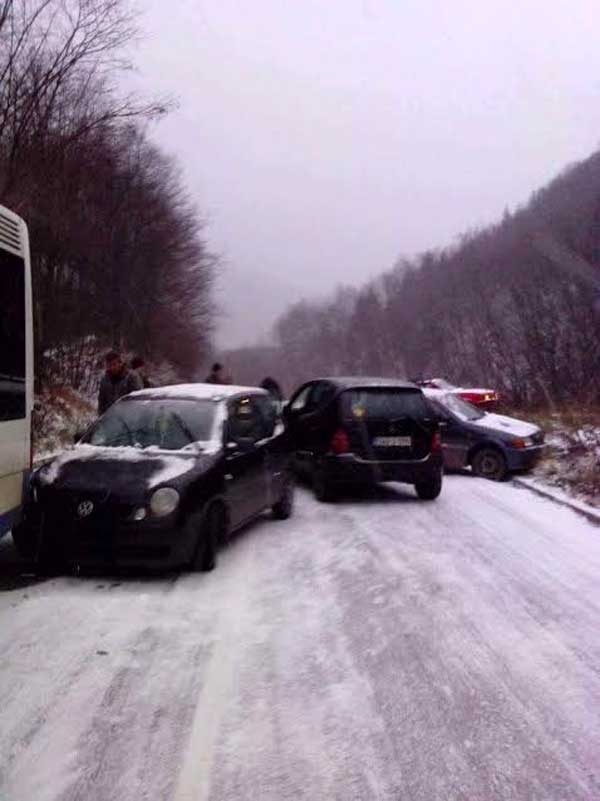 U prometnoj nezgodi sudjelovala četiri motorna vozila