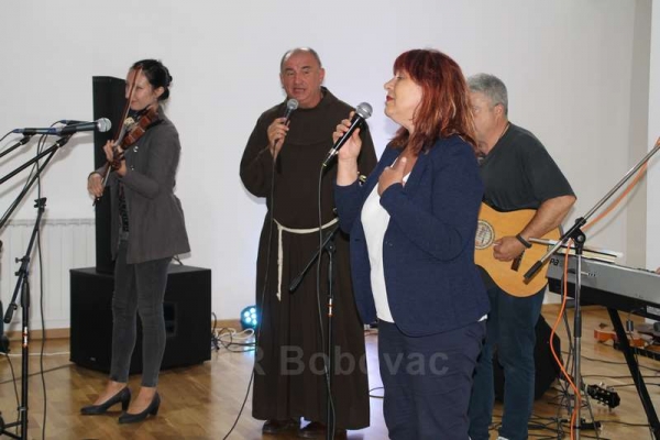 Glazbeni oproštaj fra Mirka s Varešanima