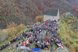 Kardinal Puljić predvodio Molitvu za domovinu na Bobovcu