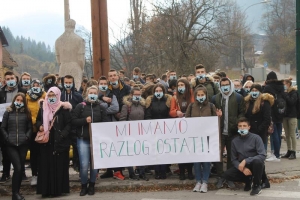 Mi imamo razlog ostati!