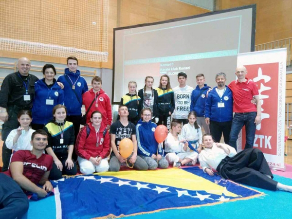 Nove medalje članovi Karate kluba Vareš osvojili u Kopru