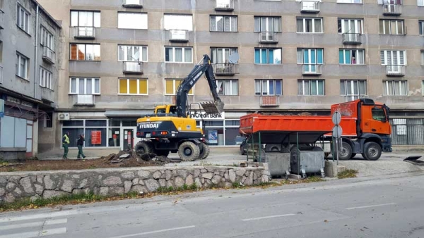 Uređenje parkinga naspram Općine Vareš