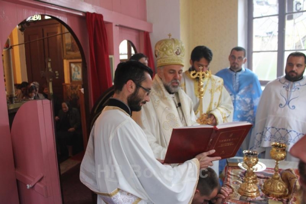 Vladika Grigorije predvodio liturgiju u Varešu