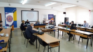 Ukida se policijski sat i zabrana kretanja starijim od 65 i mlađima od 18 godina