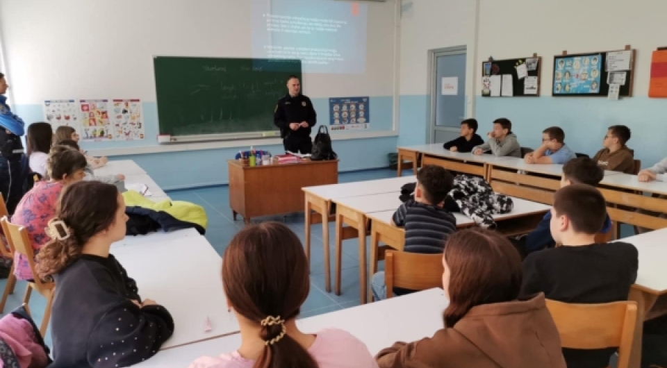 Prevencija vršnjačkog nasilja u OŠ Vareš - sedmi razredi: kad se male ruke slože i nasilje se spriječiti može