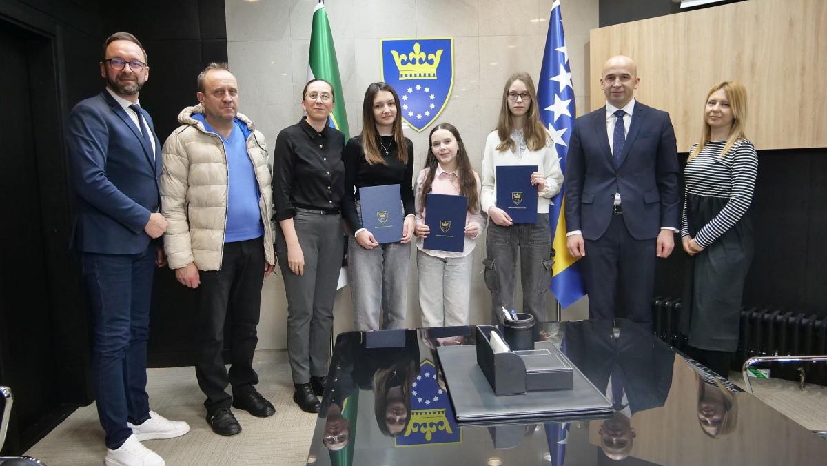 nagradjene-ucenice-0912-2