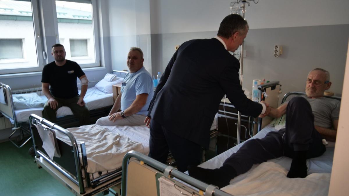 Delegacija-ZDK-posjetila-Opu-bolnicu-u-Tenju-i-najavila-jau-podrku-10