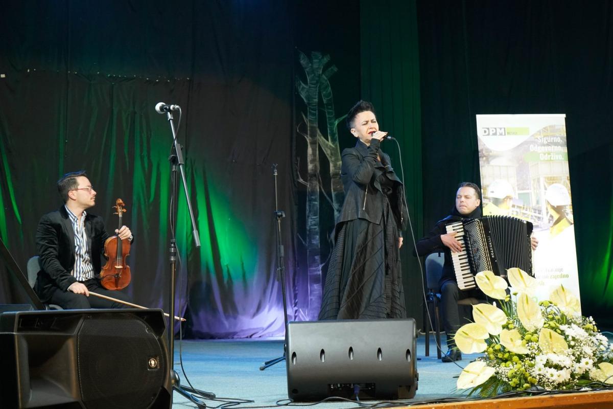 Performans-Amira-Medunjanin-NordbatLaptopi