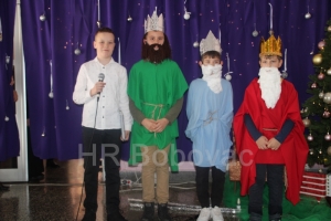 Božićno-novogodi&scaron;nja svečanost u Osnovnoj &scaron;koli Vare&scaron; donijela pregr&scaron;t emocija