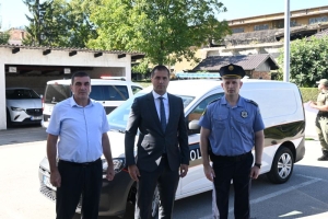 SAOPĆENJE ZA JAVNOST - U  MUP-u ZDK izvršena dodjela novonabavljenih specijaliziranih vozila