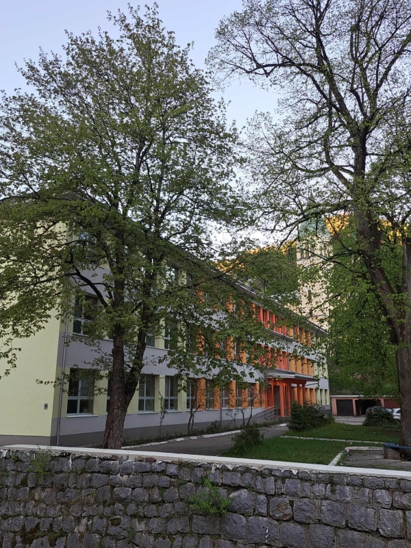 JAVNI POZIV za dostavu ponuda za uslugu pripreme, dostave i serviranja obroka za učenike korisnike Programa produženog boravka