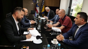 Potpisani ugovori o realizaciji infrastrukturnih projekata u oblasti obrazovanja i sporta u četiri općine Zeničko-dobojskog kantona