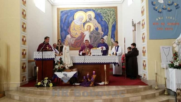 Kardinal Puljić posjetio župu Vijaka