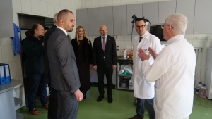 Delegacija ZDK posjetila Opću bolnicu u Te&scaron;nju i najavila jaču podr&scaron;ku