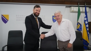 Ministar Mušija potpisao ugovore s općinama Maglaj i Vareš: 275.190,00 KM za izgradnju sportske dvorane i sportskog igrališta