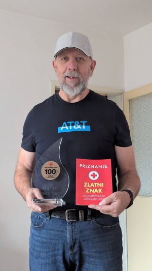 August Pavligija dobitnik Zlatne plakete Crvenog križa Federacije BiH