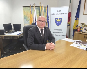 Isplaćeno 395.300 KM za nabavku školskih udžbenika i pribora za 1.523 učenika – djecu branitelja iz ZDK-a