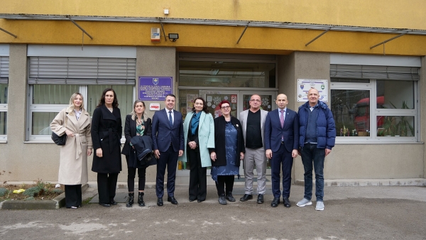 Premijer Pivić i ministri posjetili Dnevni centar u Dobrinju: Bezrezervna podr&scaron;ka za ljep&scaron;u svakodnevnicu djece i odraslih s posebnim potrebama