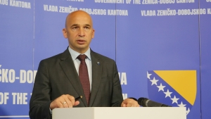 Vlada Zeničko-dobojskog kantona organizator centralne svečanosti obilježavanja 100. godišnjice rođenja Alije Izetbegovića