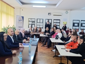 Premijer Pivić razgovarao s mladima: Zajedno za bolji ZDK