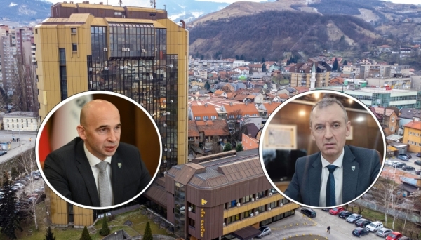 Božićna čestitka premijera Pivića i predsjedavajućeg Huskića